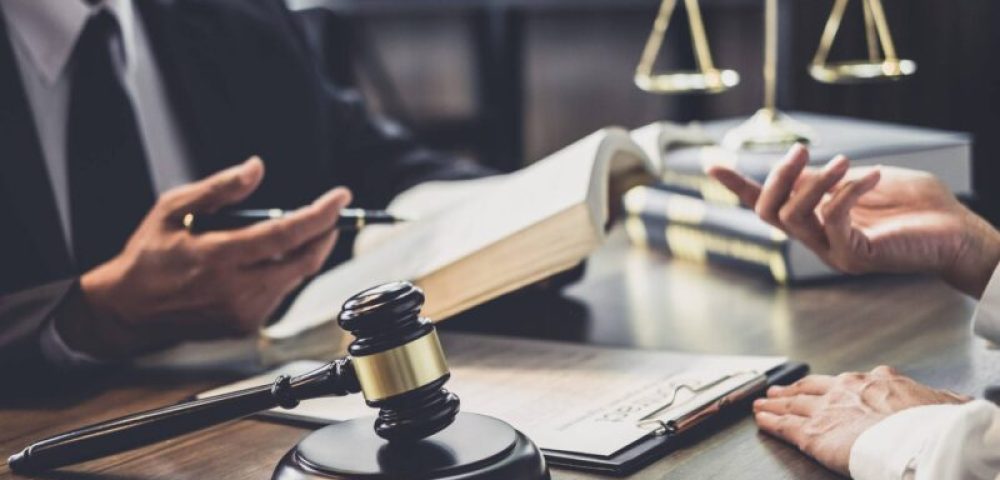 How to Hire a Commercial Litigation Lawyer: 10 Essential Steps